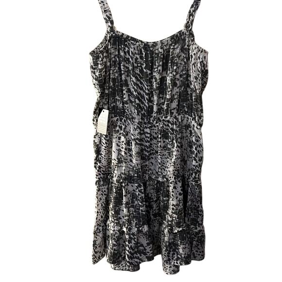Express Gray Animal Print Tiered Dress Size M - Picture 8 of 8